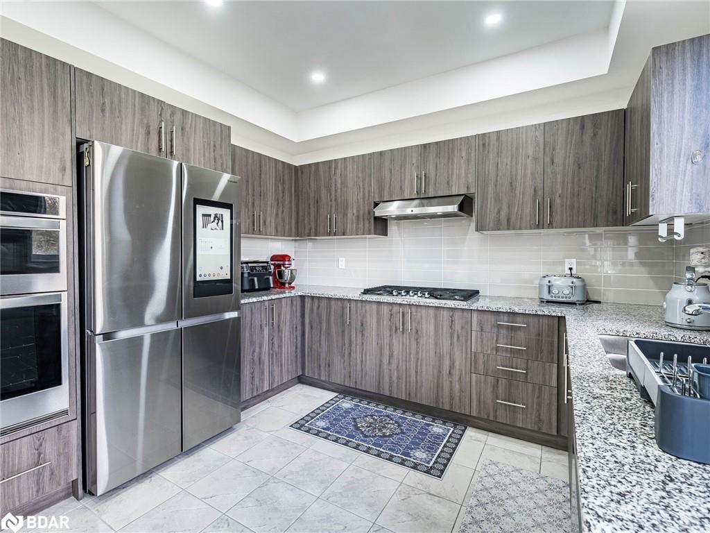 257 Duncan Street Street, Stayner, ON - Indoor Photo Showing Kitchen With Stainless Steel Kitchen With Upgraded Kitchen