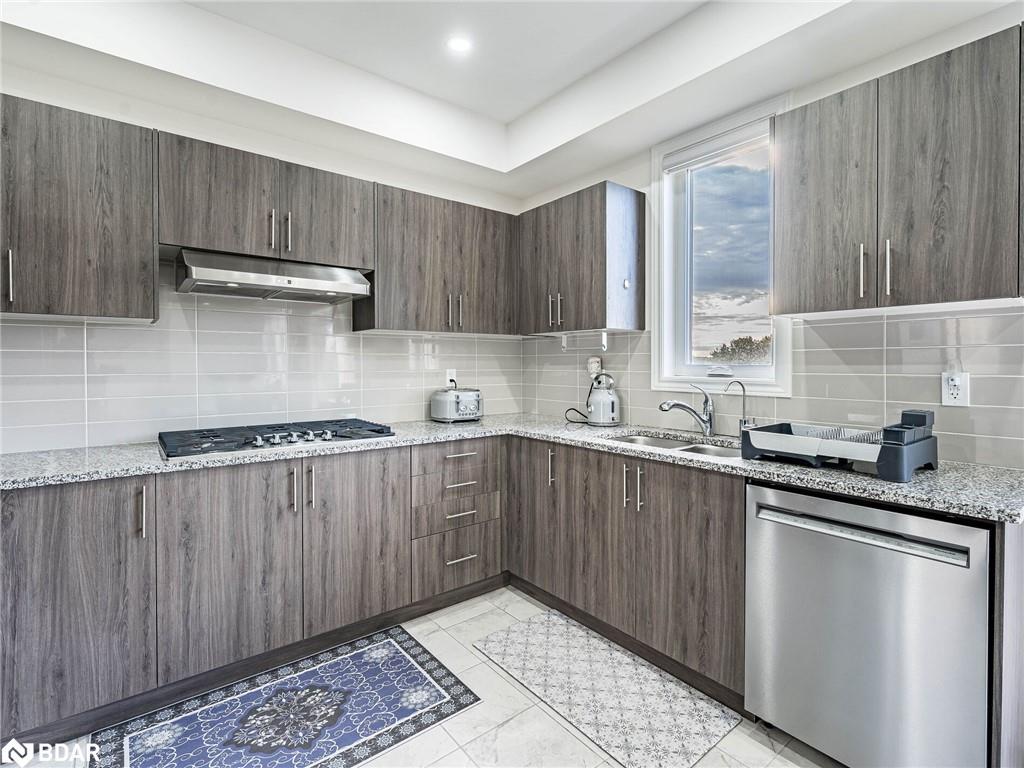 257 Duncan Street Street, Stayner, ON - Indoor Photo Showing Kitchen With Upgraded Kitchen