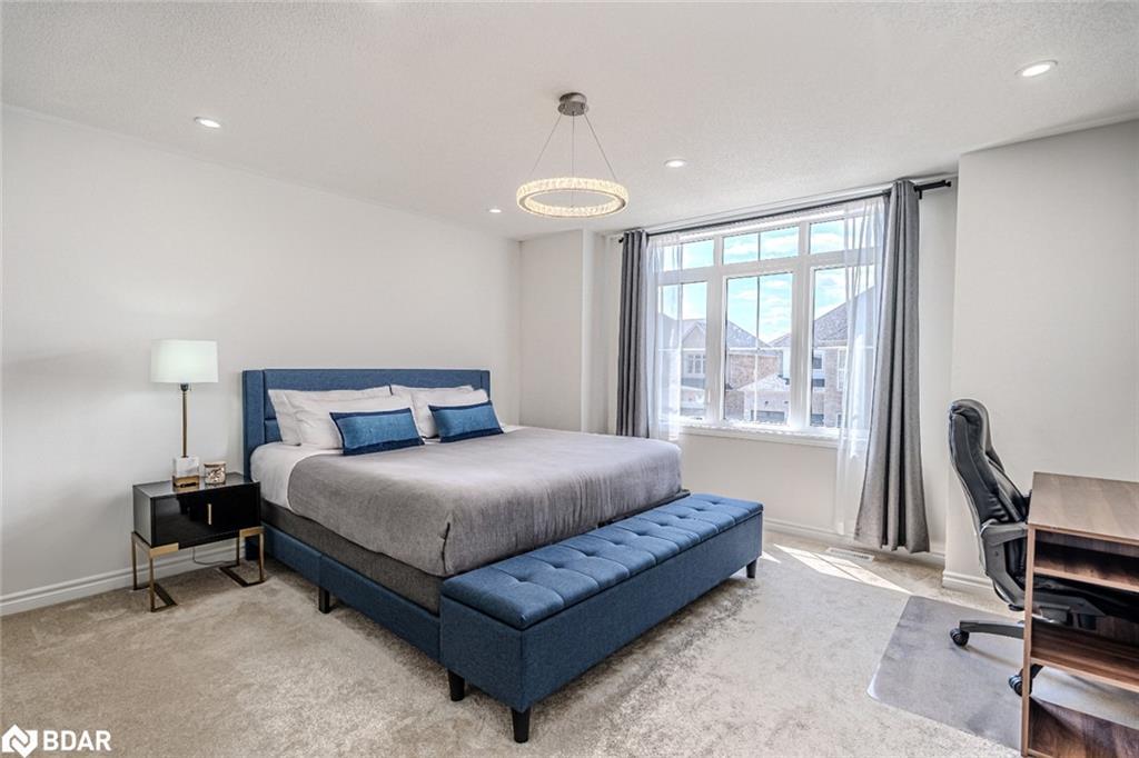 1649 Corsal Court, Innisfil, ON - Indoor Photo Showing Bedroom