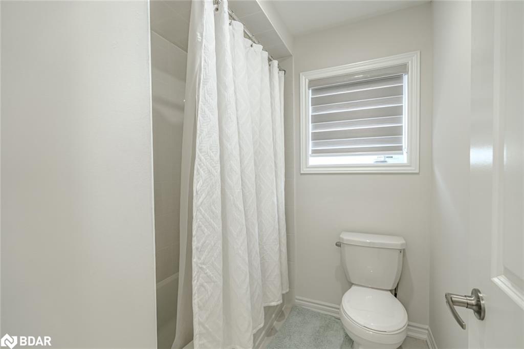 1649 Corsal Court, Innisfil, ON - Indoor Photo Showing Bathroom
