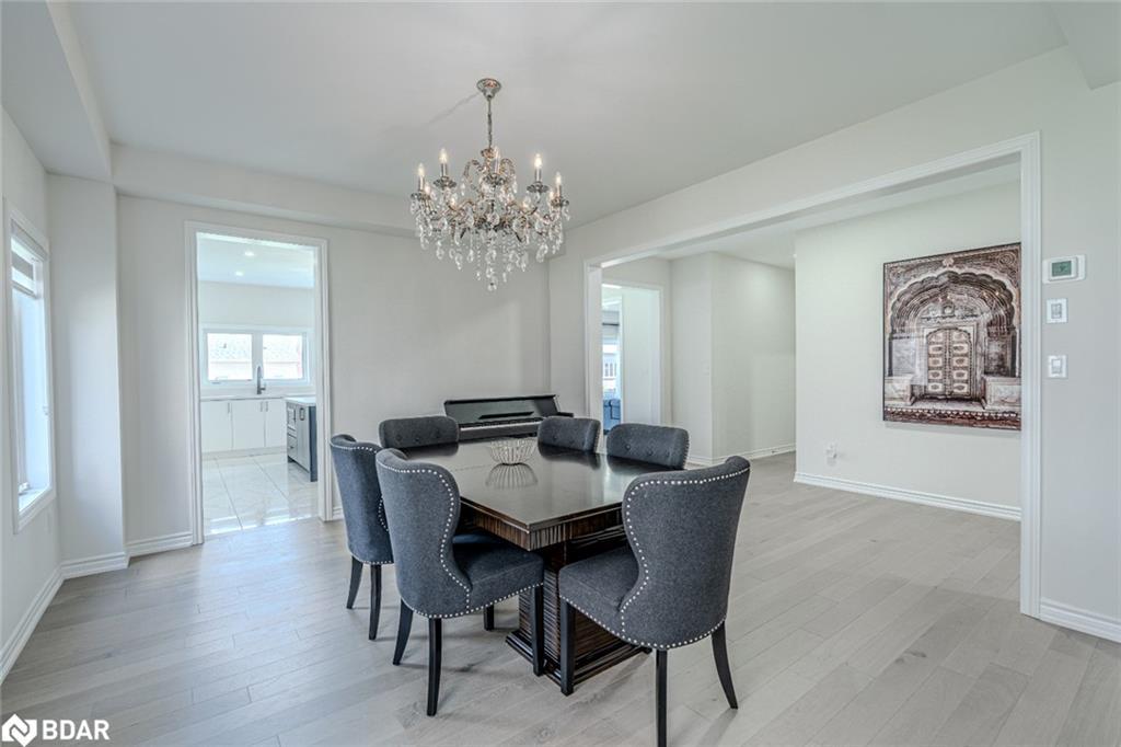 1649 Corsal Court, Innisfil, ON - Indoor Photo Showing Dining Room