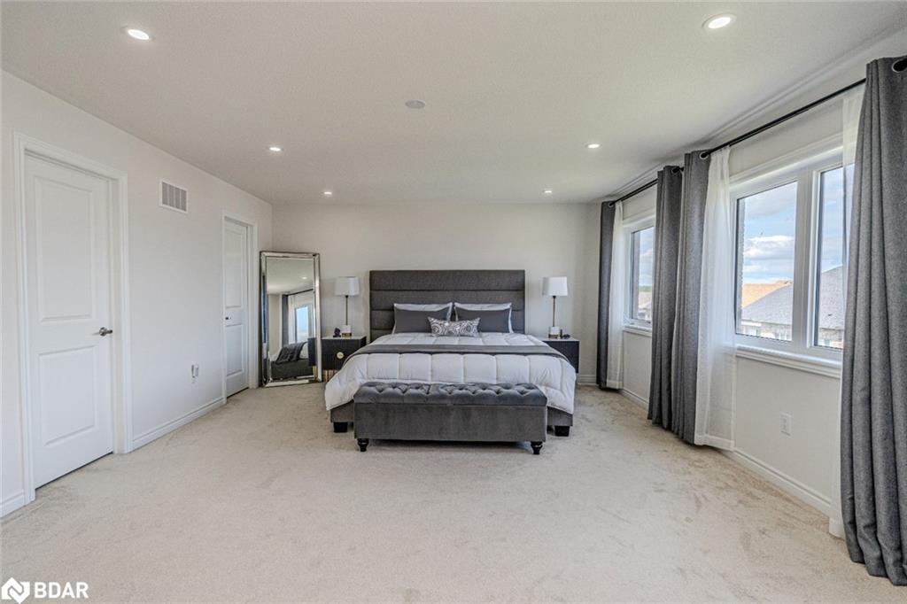 1649 Corsal Court, Innisfil, ON - Indoor Photo Showing Bedroom