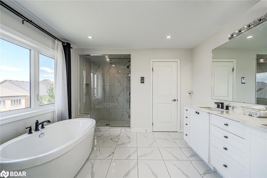 1649 Corsal Court, Innisfil, ON - Indoor Photo Showing Bathroom