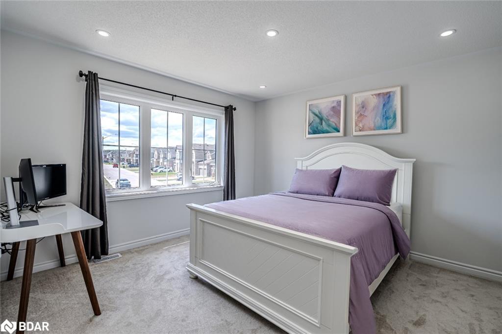 1649 Corsal Court, Innisfil, ON - Indoor Photo Showing Bedroom