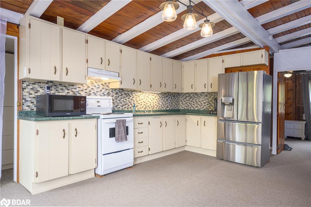 1123 Severn River Road, Gravenhurst, ON - Indoor Photo Showing Kitchen