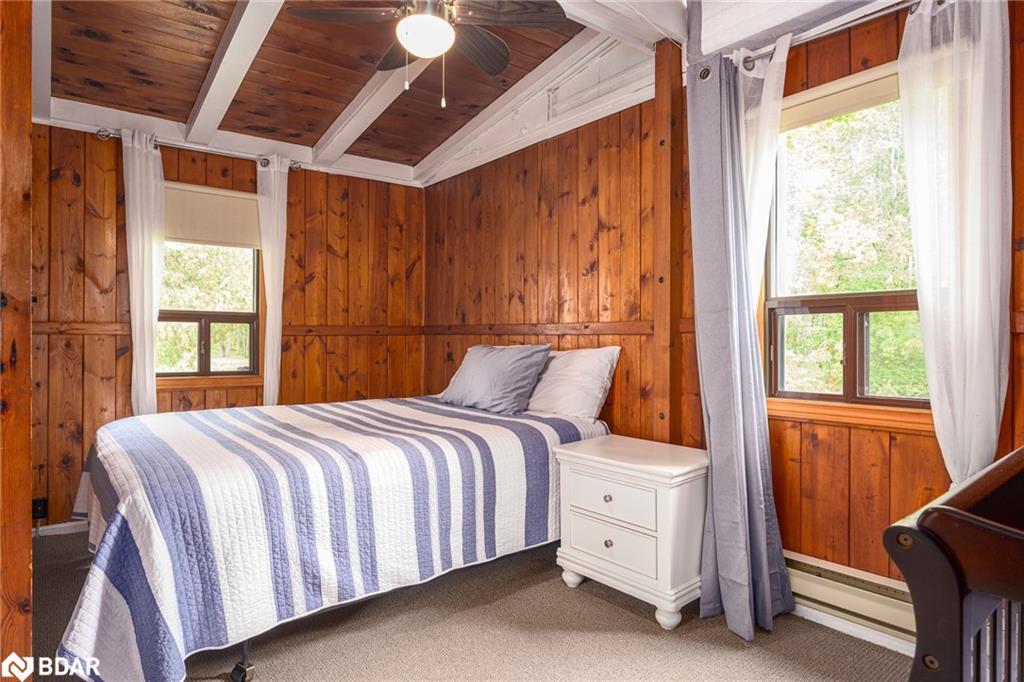1123 Severn River Road, Gravenhurst, ON - Indoor Photo Showing Bedroom