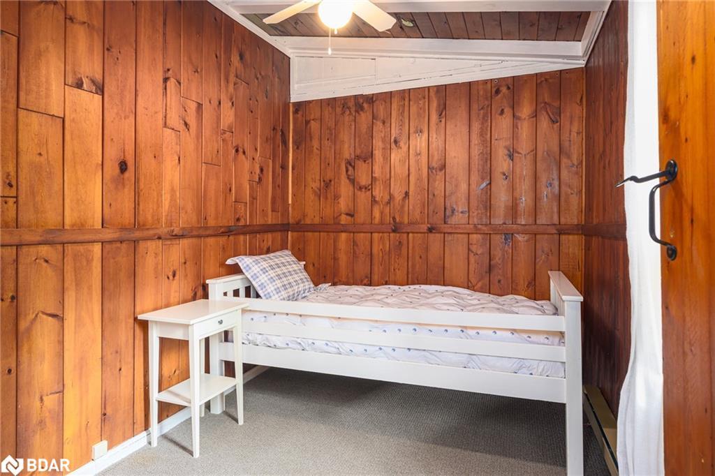 1123 Severn River Road, Gravenhurst, ON - Indoor Photo Showing Bedroom