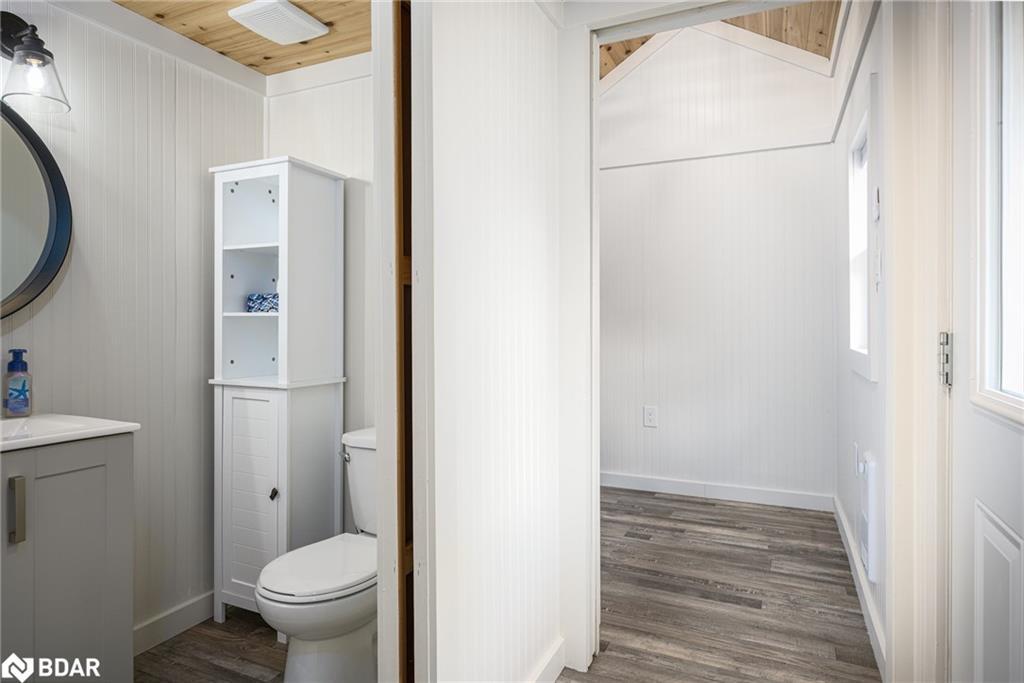 1123 Severn River Road, Gravenhurst, ON - Indoor Photo Showing Bathroom