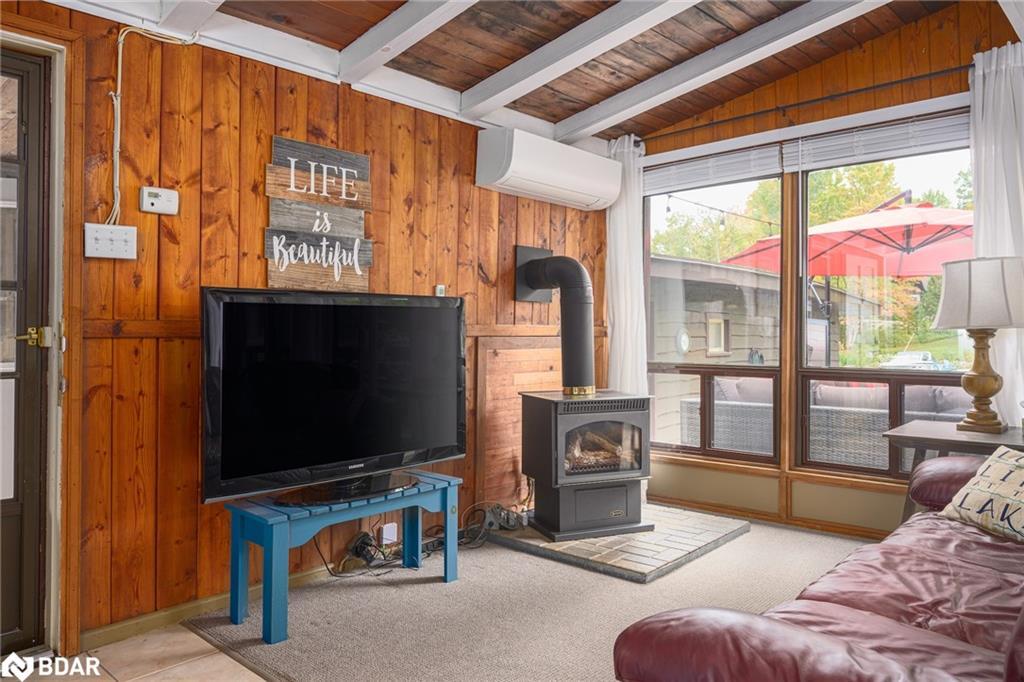 1123 Severn River Road, Gravenhurst, ON - Indoor Photo Showing Living Room With Fireplace