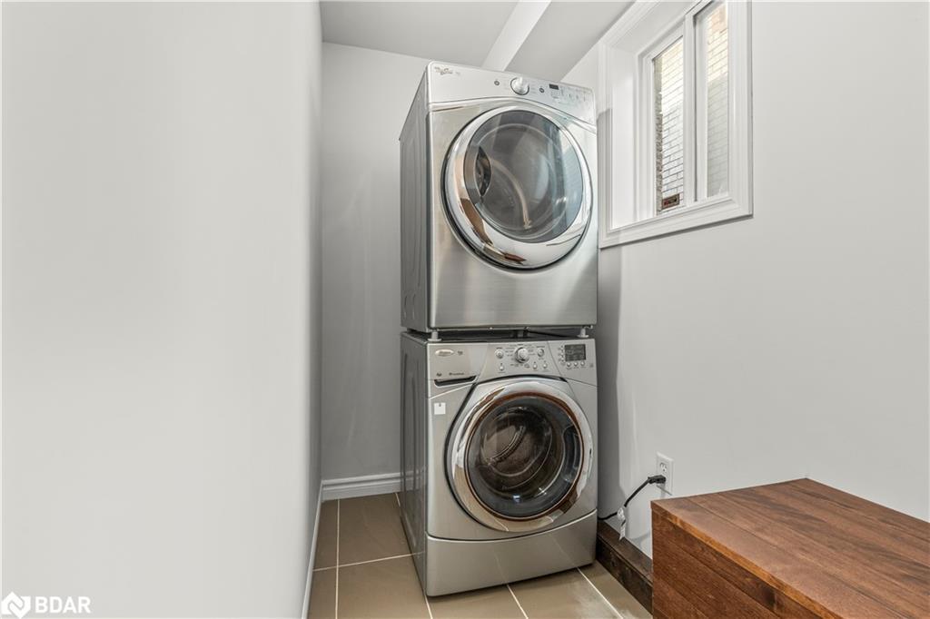 1 Glenhill Drive, Barrie, ON - Indoor Photo Showing Laundry Room