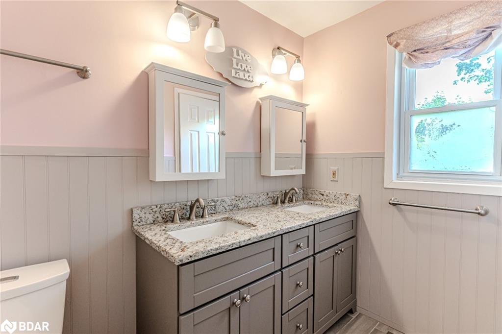 21 Autumn Lane, Barrie, ON - Indoor Photo Showing Bathroom