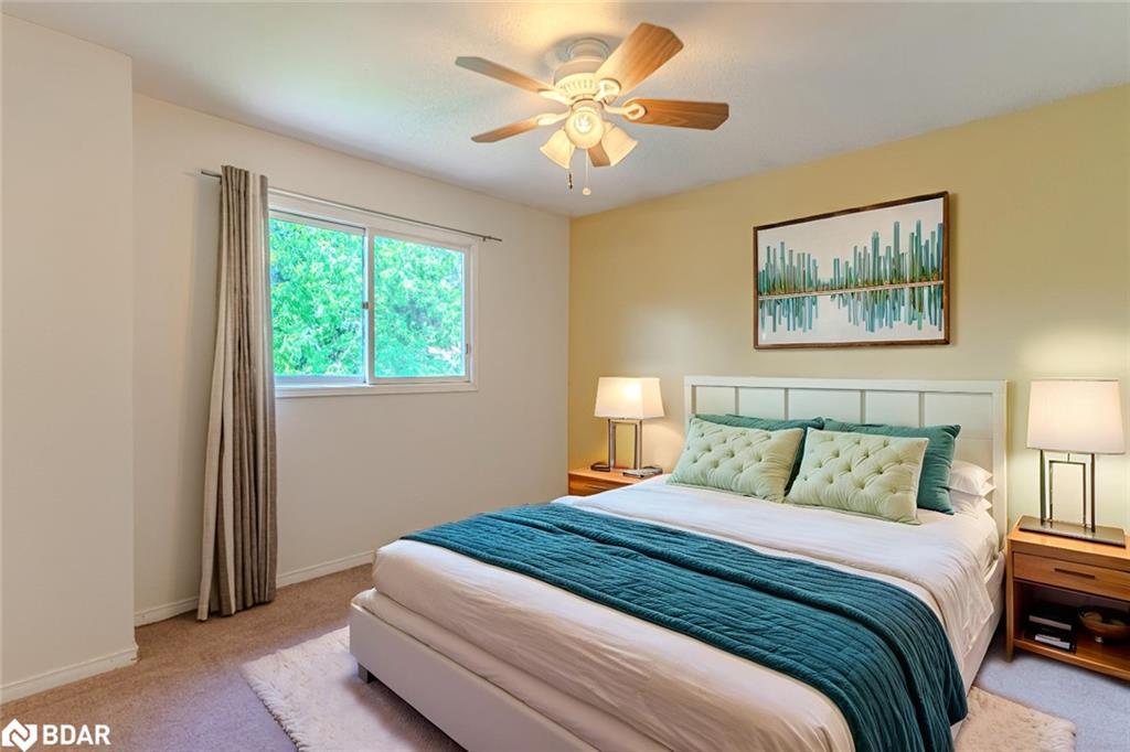 21 Autumn Lane, Barrie, ON - Indoor Photo Showing Bedroom