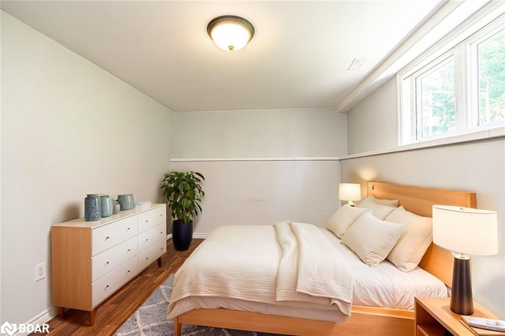 122 Trout Lane, Tiny, ON - Indoor Photo Showing Bedroom