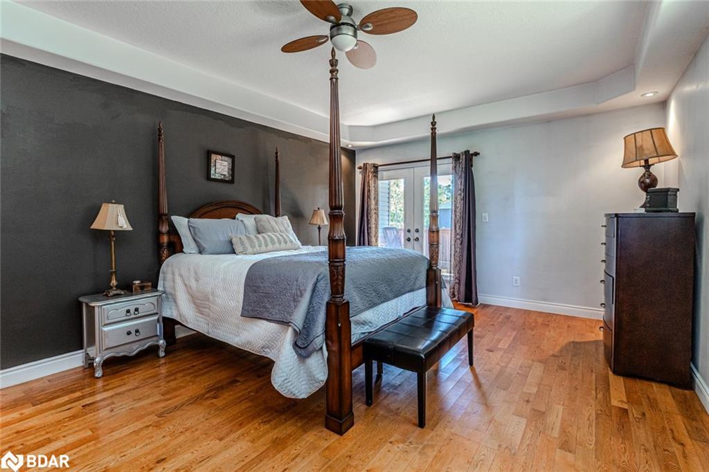 122 Trout Lane, Tiny, ON - Indoor Photo Showing Bedroom