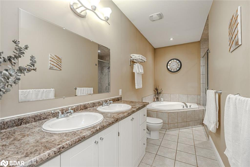 122 Trout Lane, Tiny, ON - Indoor Photo Showing Bathroom