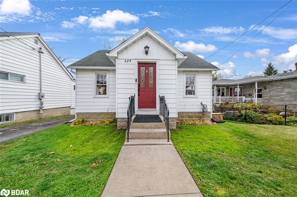 259 Nottawasaga Street, Orillia, ON - Outdoor With Deck Patio Veranda With Facade