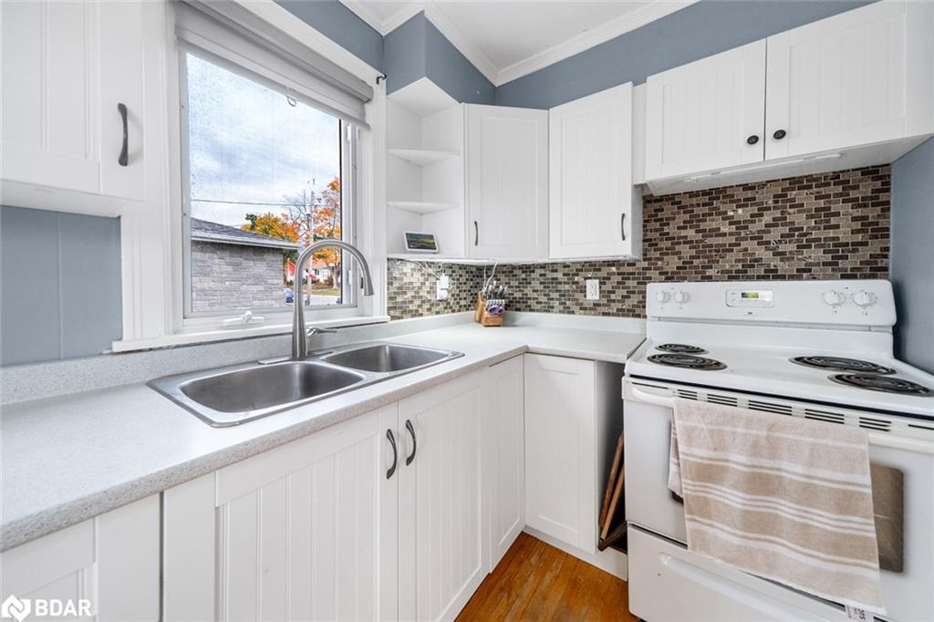 259 Nottawasaga Street, Orillia, ON - Indoor Photo Showing Kitchen With Double Sink