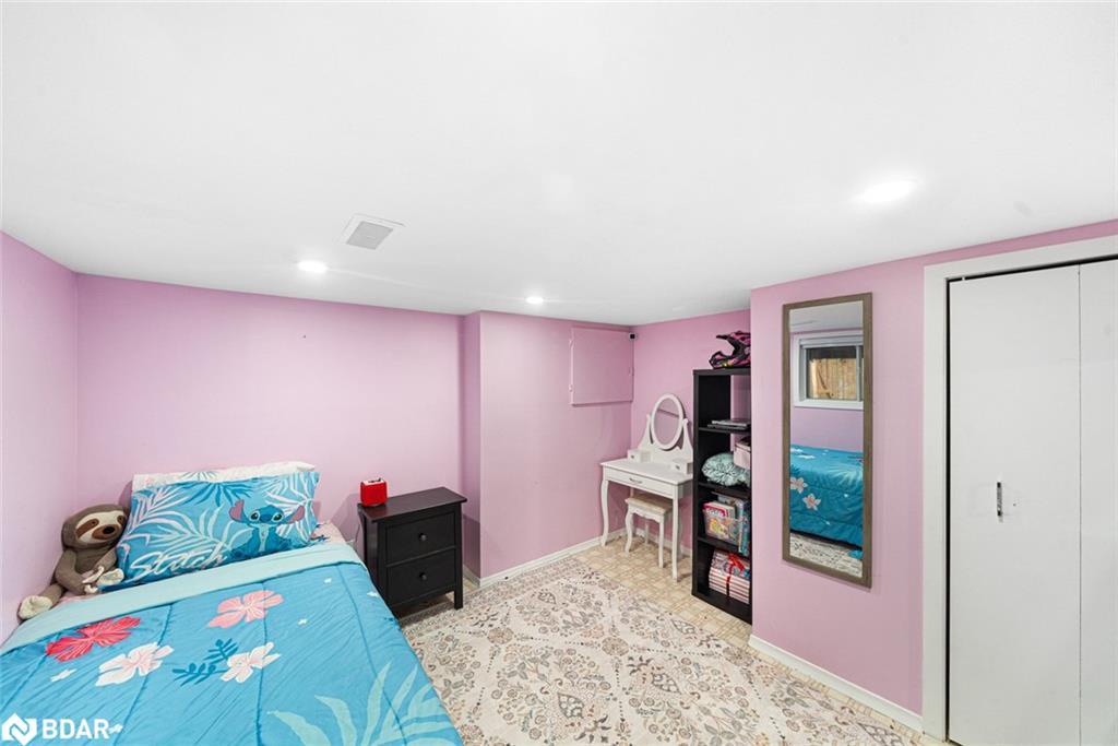 259 Nottawasaga Street, Orillia, ON - Indoor Photo Showing Bedroom