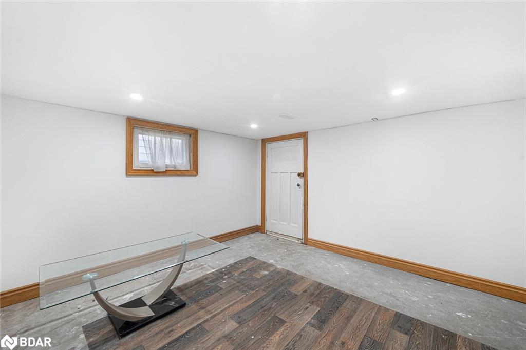 259 Nottawasaga Street, Orillia, ON - Indoor