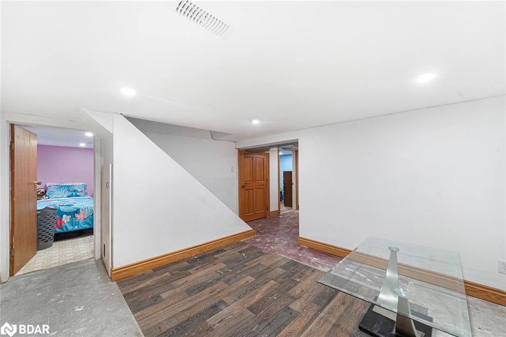 259 Nottawasaga Street, Orillia, ON - Indoor