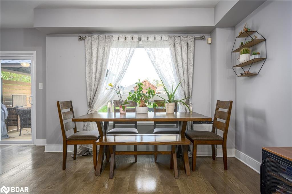 12 Truax Crescent, Essa, ON - Indoor Photo Showing Dining Room
