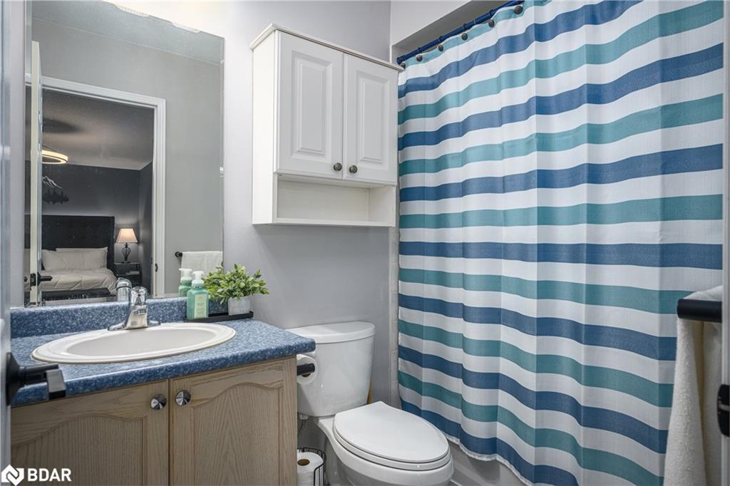 12 Truax Crescent, Essa, ON - Indoor Photo Showing Bathroom