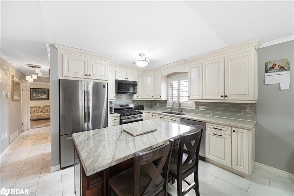 28 Keith Street, Orillia, ON - Indoor Photo Showing Kitchen With Stainless Steel Kitchen