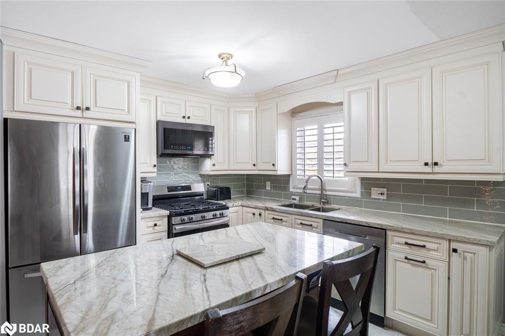 28 Keith Street, Orillia, ON - Indoor Photo Showing Kitchen With Stainless Steel Kitchen With Double Sink