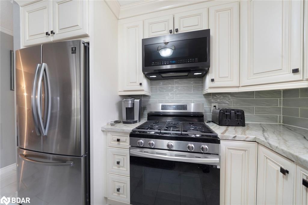 28 Keith Street, Orillia, ON - Indoor Photo Showing Kitchen