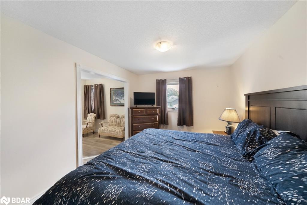 28 Keith Street, Orillia, ON - Indoor Photo Showing Bedroom