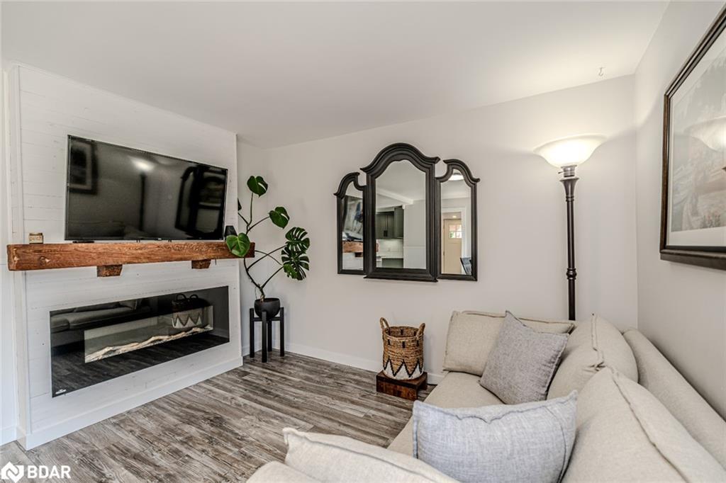 141 Poyntz Street, Penetanguishene, ON - Indoor Photo Showing Living Room With Fireplace