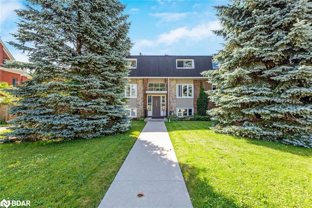 233 Westminster Drive S, Cambridge, ON - Outdoor With Facade