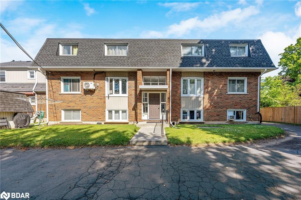 233 Westminster Drive S, Cambridge, ON - Outdoor With Facade