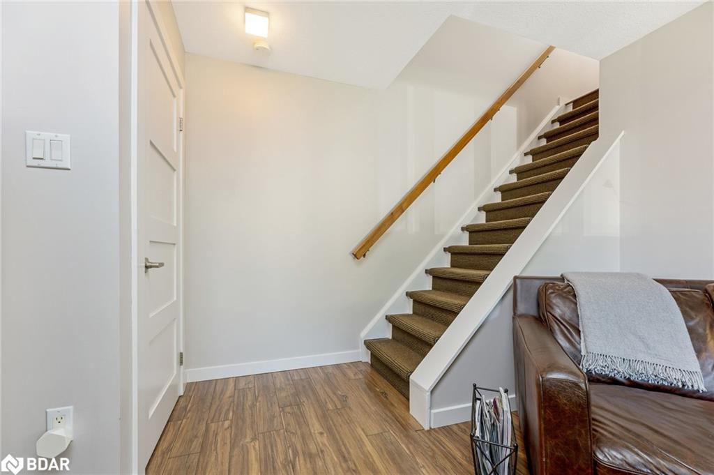 233 Westminster Drive S, Cambridge, ON - Indoor Photo Showing Other Room