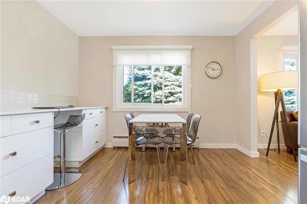 233 Westminster Drive S, Cambridge, ON - Indoor Photo Showing Dining Room