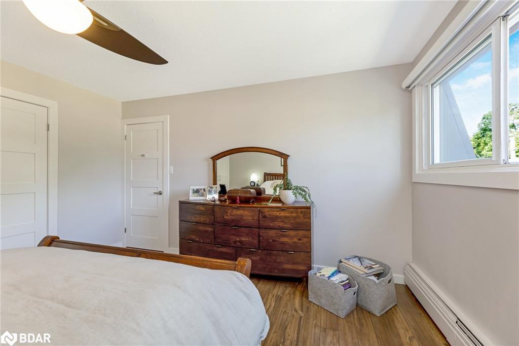 233 Westminster Drive S, Cambridge, ON - Indoor Photo Showing Bedroom