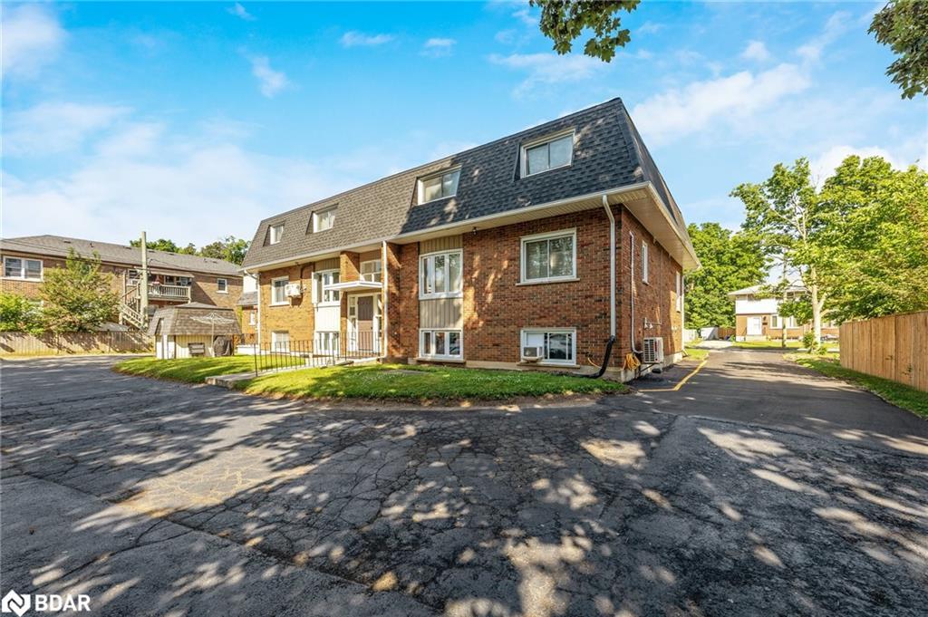 233 Westminster Drive S, Cambridge, ON - Outdoor