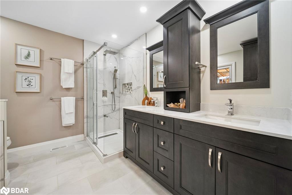 470 Parkview Court, Midland, ON - Indoor Photo Showing Bathroom