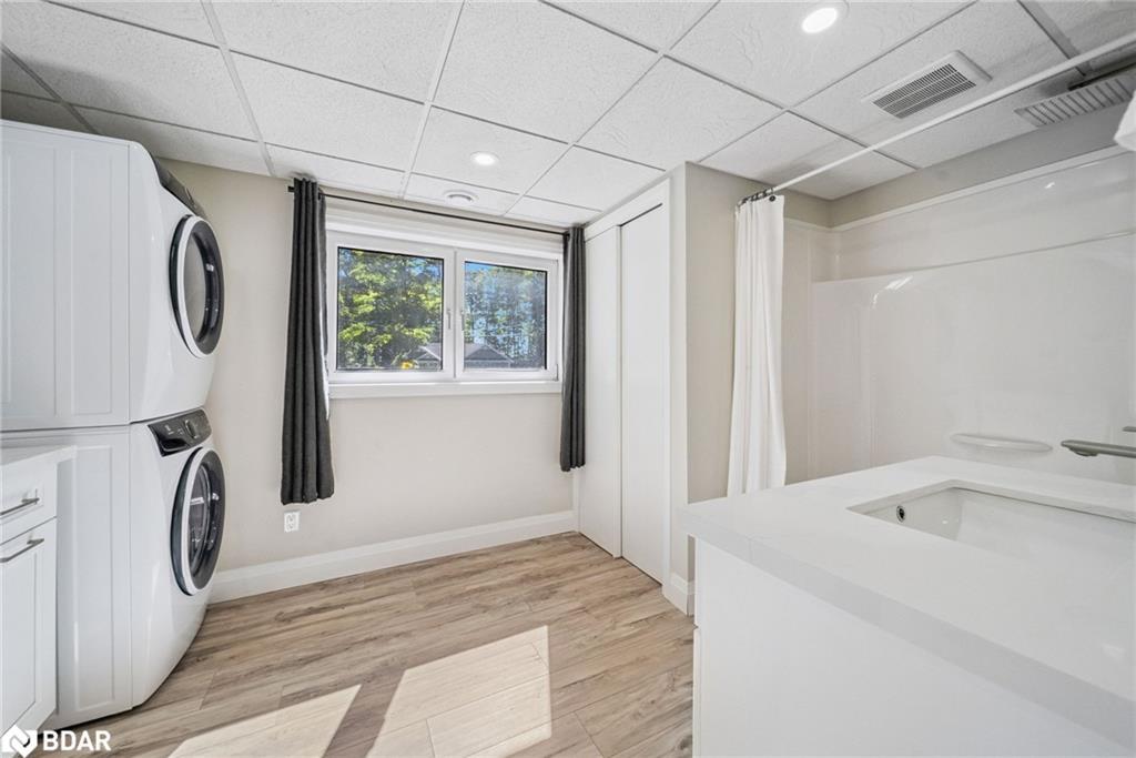 470 Parkview Court, Midland, ON - Indoor Photo Showing Laundry Room