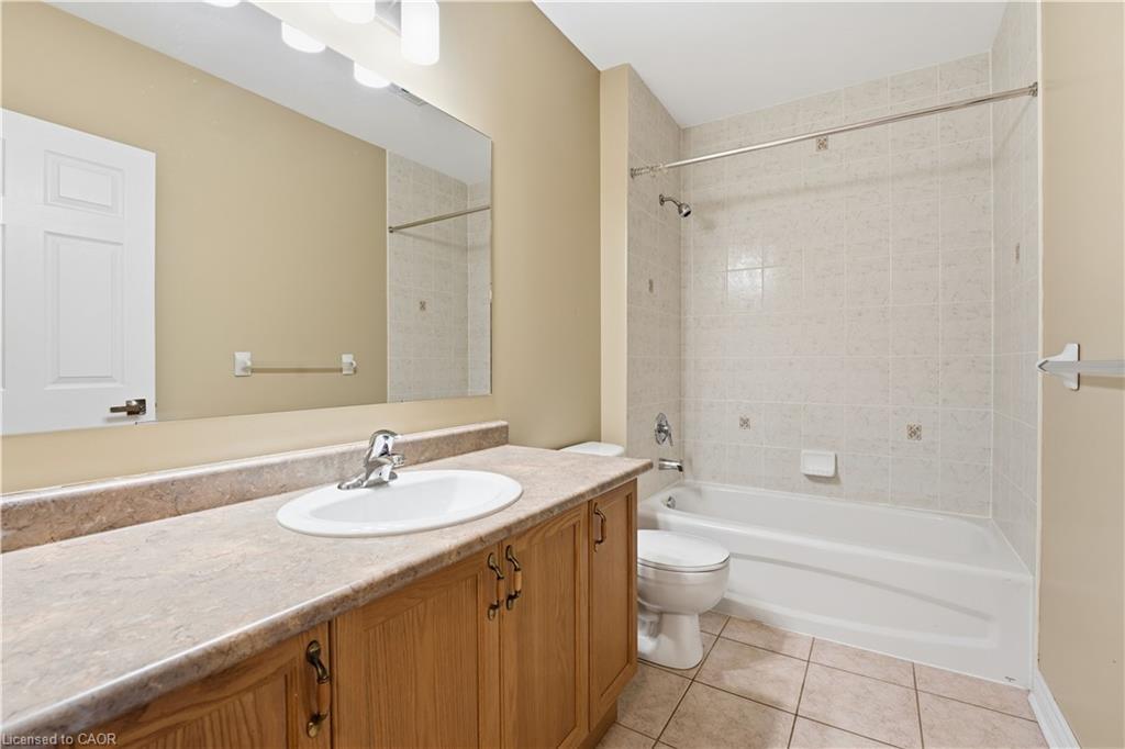 204-443 Centennial Forest Drive, Milton, ON - Indoor Photo Showing Bathroom