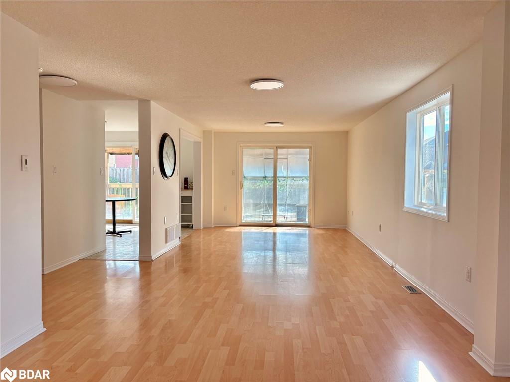 33 Raymond Crescent, Barrie, ON - Indoor Photo Showing Other Room