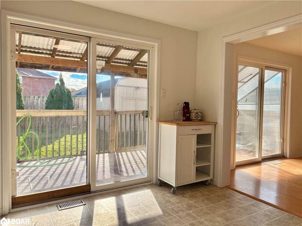 33 Raymond Crescent, Barrie, ON - Indoor Photo Showing Other Room