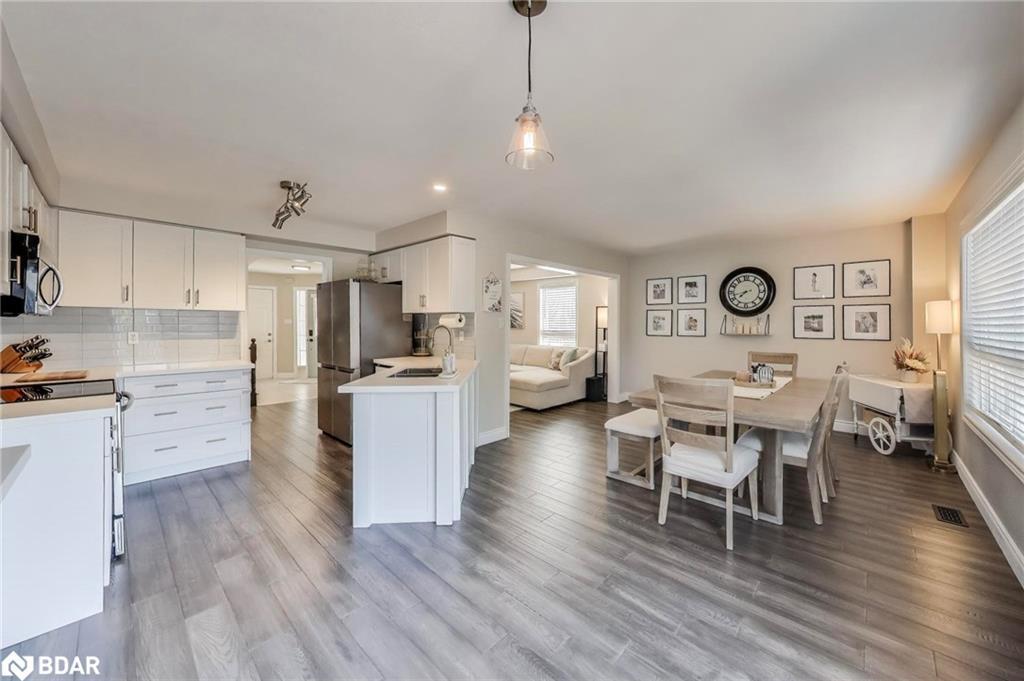 155 Cunningham Drive, Barrie, ON - Indoor