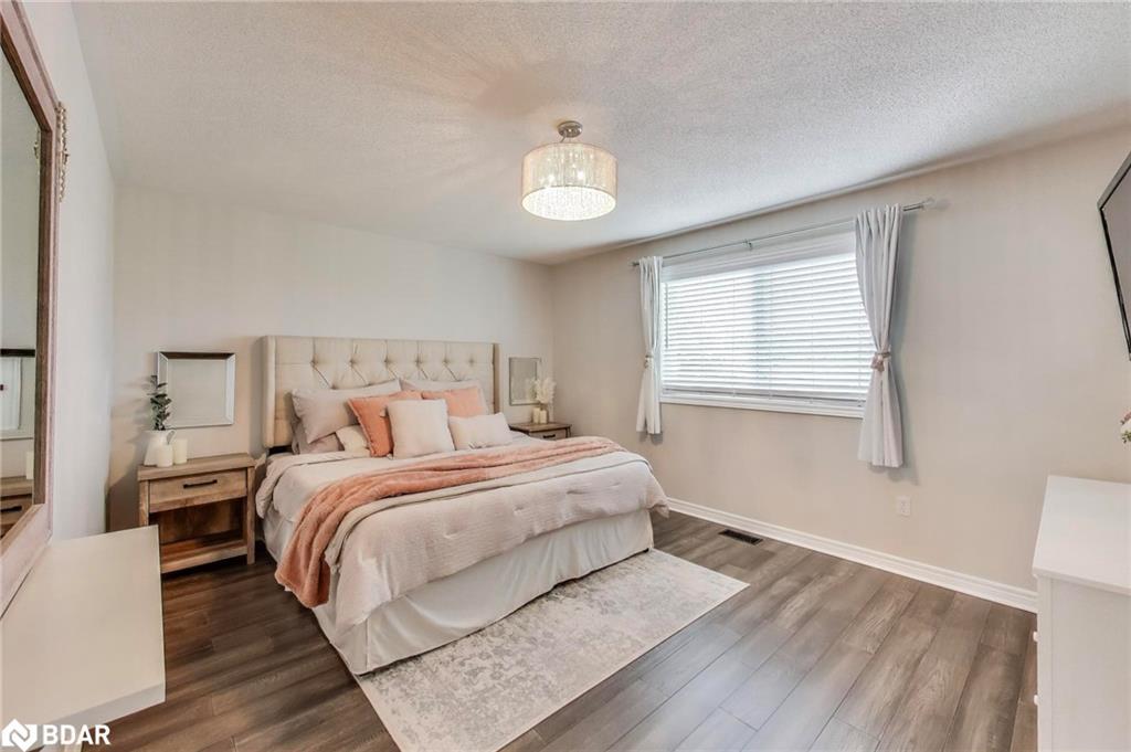 155 Cunningham Drive, Barrie, ON - Indoor Photo Showing Bedroom