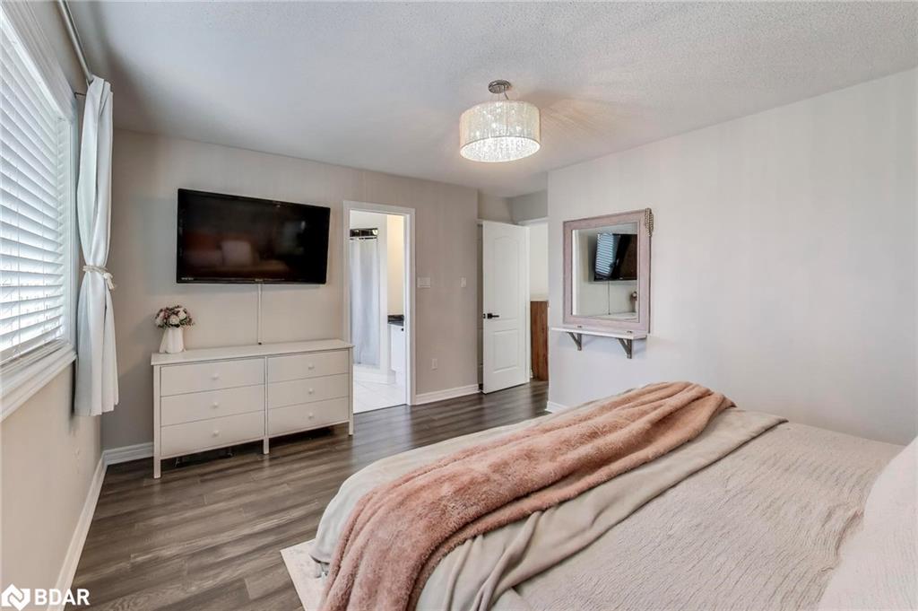 155 Cunningham Drive, Barrie, ON - Indoor Photo Showing Bedroom