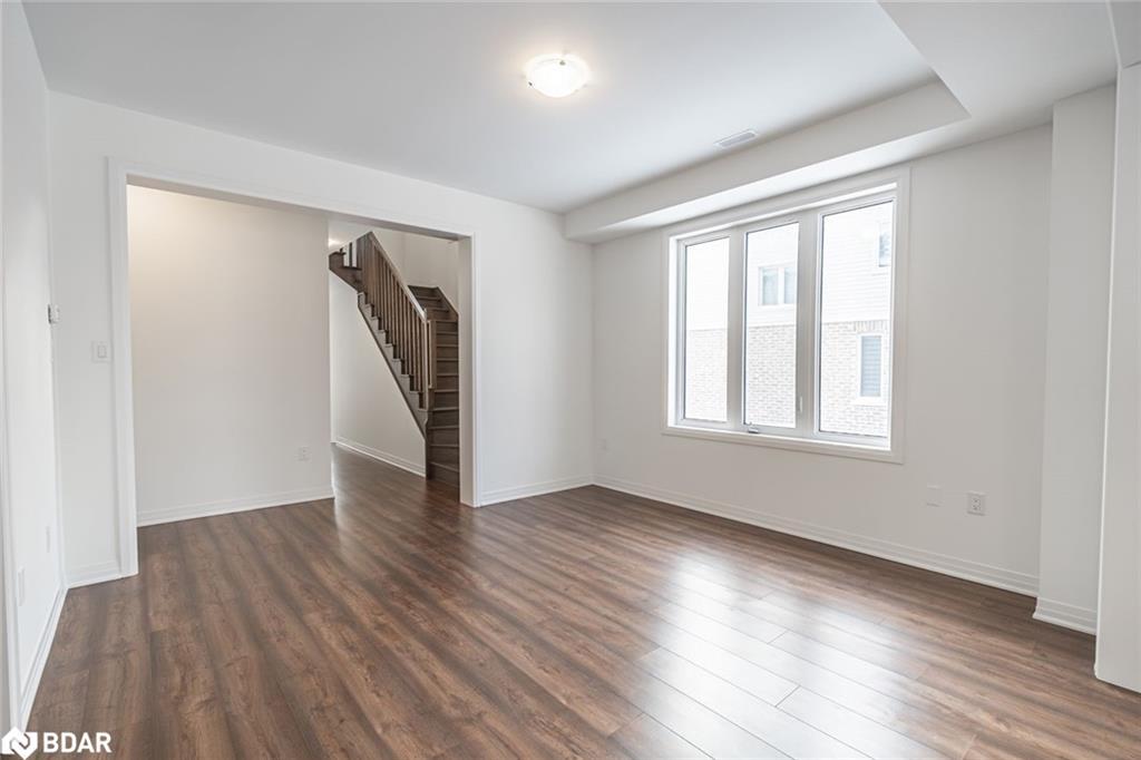 112 West Oak Trail, Barrie, ON - Indoor Photo Showing Other Room