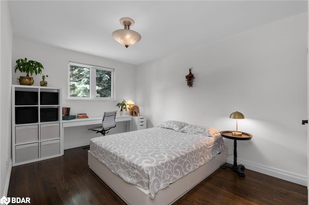 28 Larry Street, Caledon, ON - Indoor Photo Showing Bedroom