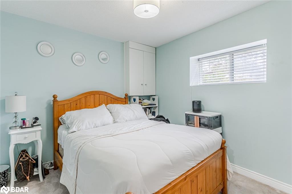 17 Stanley Avenue, Oro-Medonte, ON - Indoor Photo Showing Bedroom