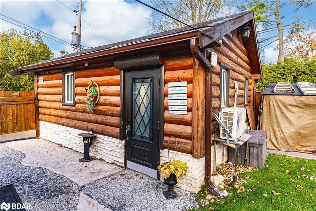 17 Stanley Avenue, Oro-Medonte, ON - Outdoor With Deck Patio Veranda