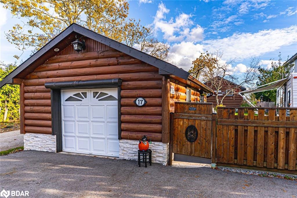 17 Stanley Avenue, Oro-Medonte, ON - Outdoor With Exterior